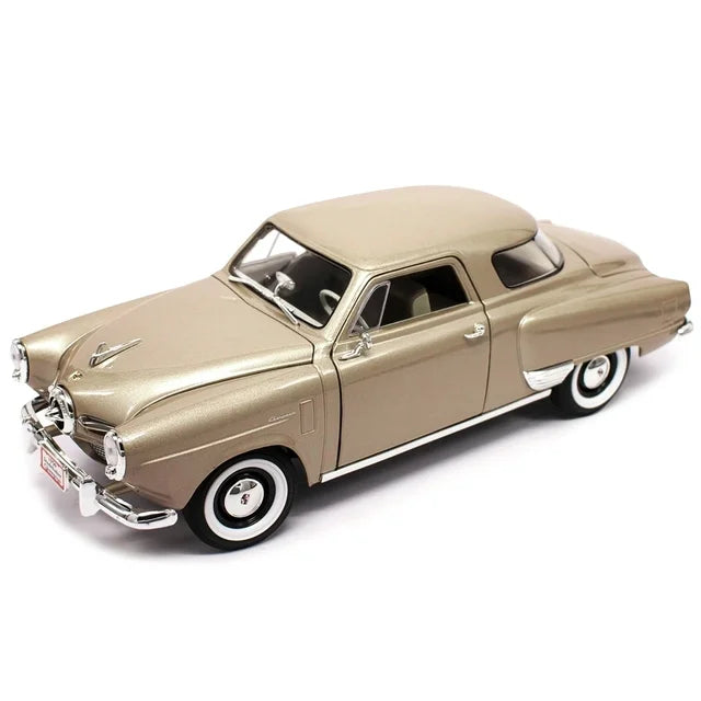 DIE CAST ROAD SIGNATURE 1950 STUDEBAKER CHAMPION  1/18 SCALE GOLD NO:92478