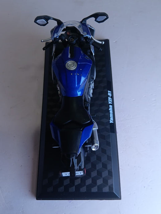 CCA 1:12 YAMAHA YZF-R1 DIE-CAST BIKE MODEL 31491 BLUE/SILVER