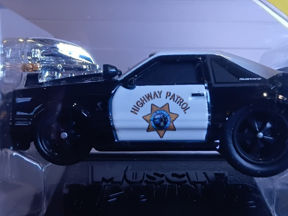 MAISTO MUSCLE MACHINE 1/64 SCALE 1993 FORD MUSTANG SVT COBRA BLACK & WHITE METAL DIECAST SERIES 1 MODEL 06