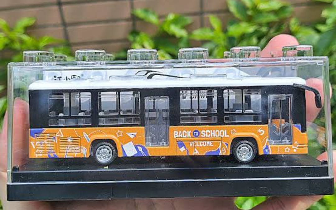 DIECAST MODEL 1/64 TRAVEL BUS