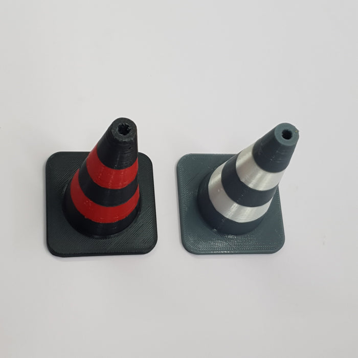 SCALE MINIATURE ACCESSORIES LARGE TRAFFIC CONES (SET OF 2)