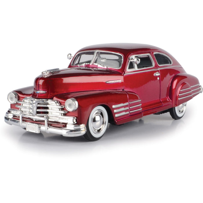 MAISTO 52921 RED 1:25 1948 CHEVROLET FLEETLINE AEROSEDAN DIECAST MODEL