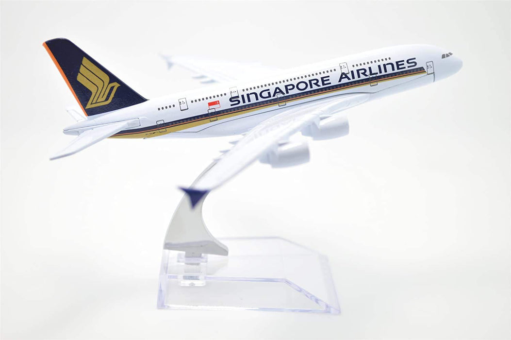 Airplane Metal Diecast Singapore Airline A380 15cm wingspan and 14cm plane