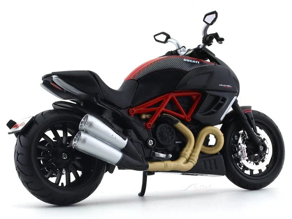 MAISTO DUCATI DIAVEL CARBON 1/12 DIECAST MODEL