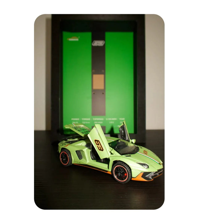 DIE CAST CAR METAL MODEL WITH 3D FRAME  1:32 SCALE GREEN LP780-4 8039A