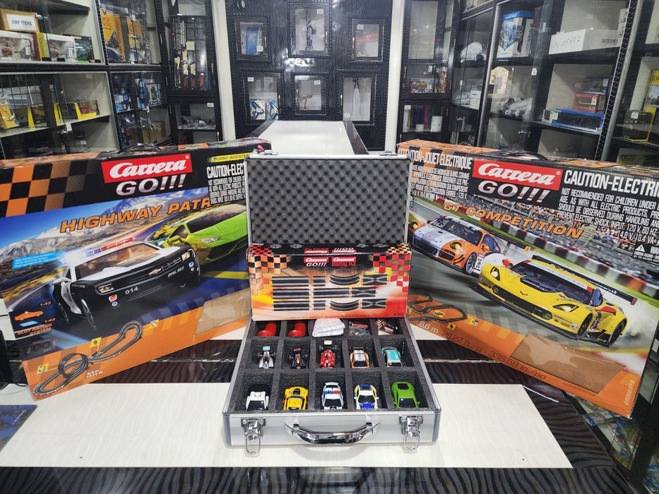 CARRERA GO SLOT CAR 1/43 SCALE  SET WITH TRACK SIZE 2282 fT 8.6 METRES