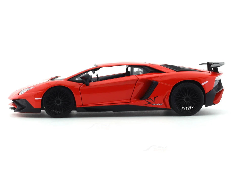 BBURAGO LAMBORGHINI AVENTADOR SV COUPE RED 1:24 SCALE DIECAST MODEL 18-91079