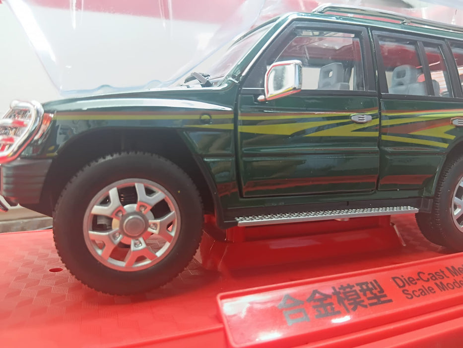 MB826-1 DIE-CAST METAL 1/18 MODEL CAR PULL-BACK AND LIGHT FEATURE OPENABLE DOOR