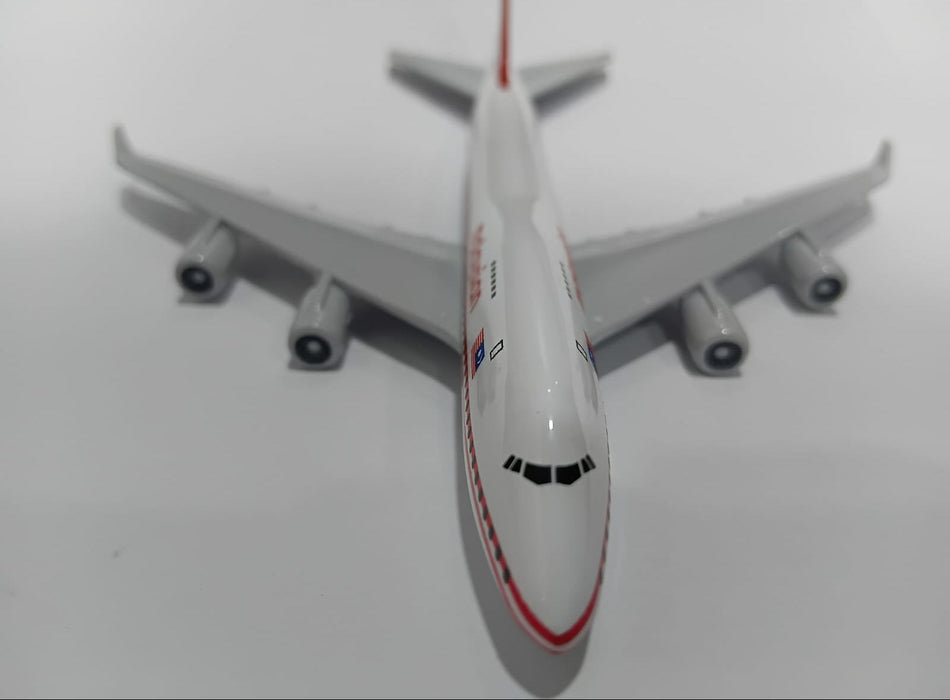 AIRPLANE DIECAST MALAYSIAN A380 16CM