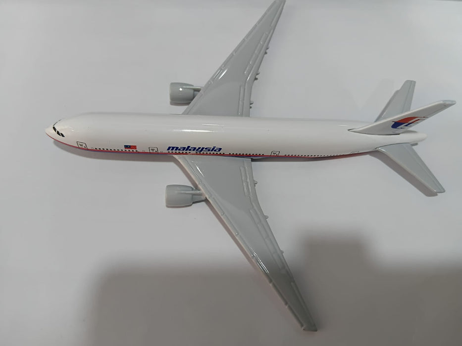 AIRPLANE METAL DIECAST MALAYSIA A380 16CM