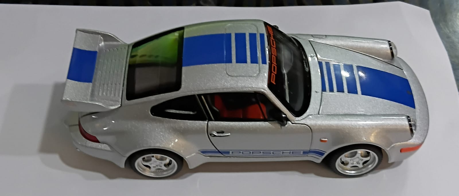 DIECAST POPSCHE CARRERA -RS 1:24 SCALE MODEL CAR (K2-29-C)