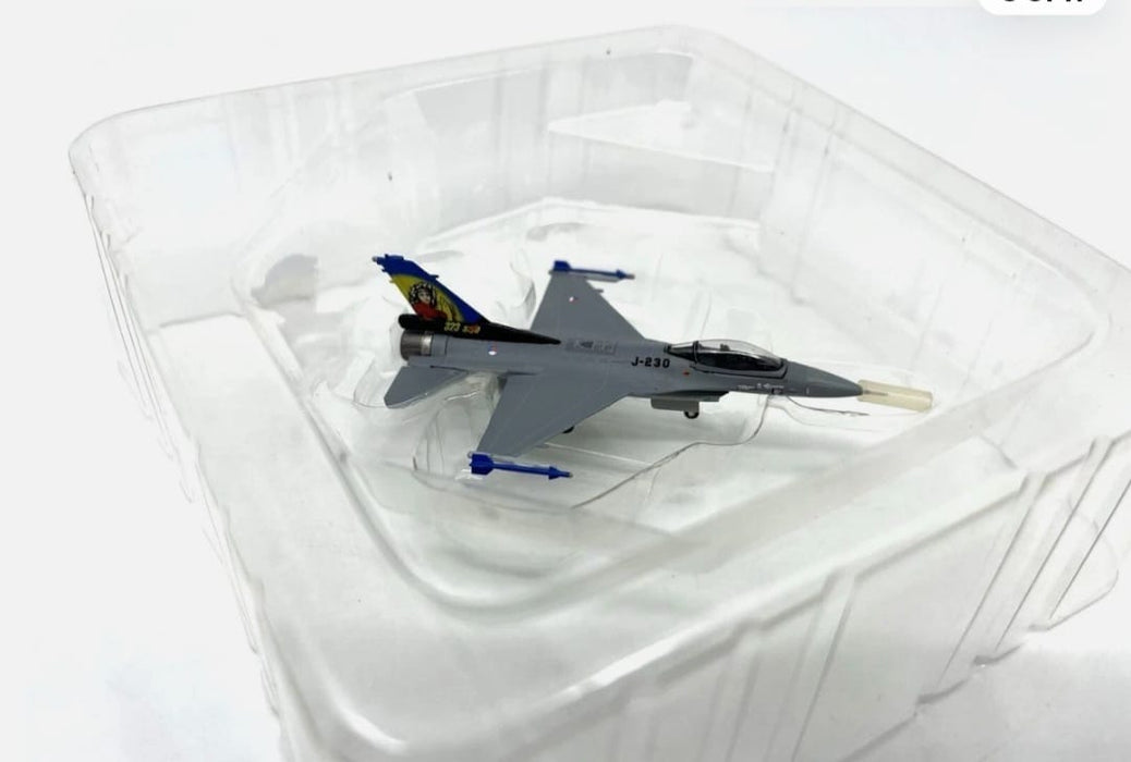 AIRPLANE DIECAST F-16LB/D M SERIES SCALE 1/200