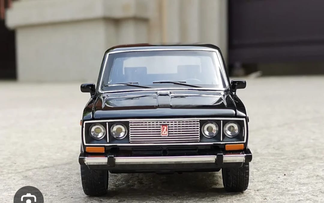 DIECAST CAR LADA MODEL 1:18 SCALE PULL BACK ALLOY SR-1809B