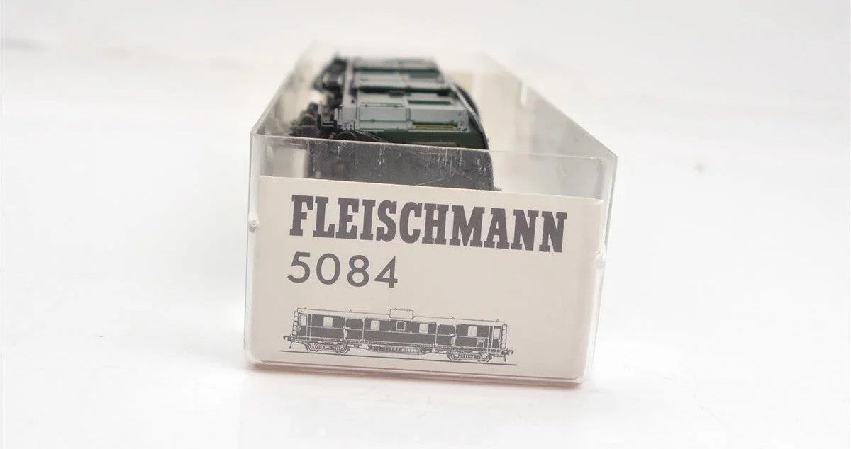FLEISCHMANN H0 5084 VINTAGE VAN WITH GUARDHOUSE BAGGAGE CAR 108601 ALTONA DRG