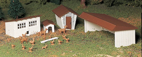 BACHMANN - PLASTICVILLE CLASSIC KITS -- FARM OUT-BUILDINGS PKG(3)