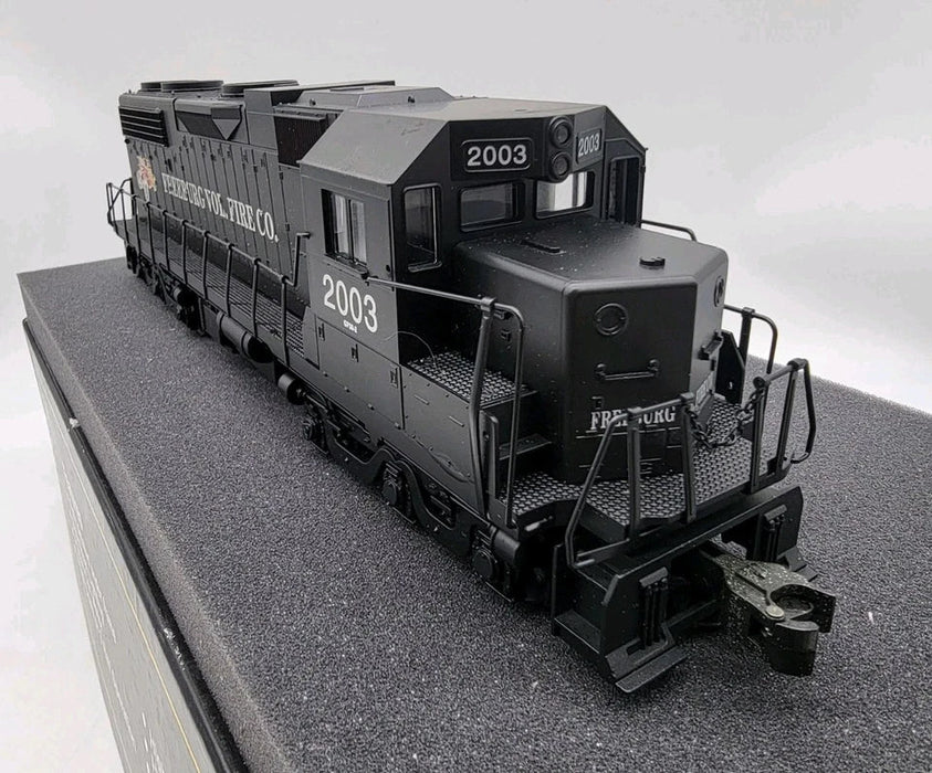 USA TRAINS G SCALE GP38-2 DIESEL LOCO R22238 GATX (#2115) - BLACK