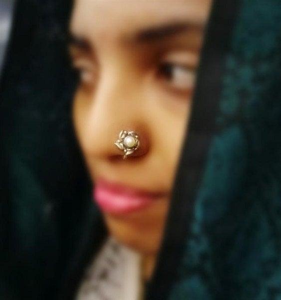 Nose pin with fresh water pearl in flower design