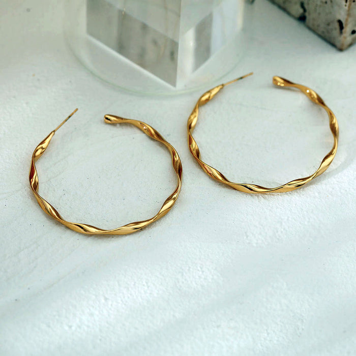 ALICIA Wavy Twist Gold Hoop Earrings