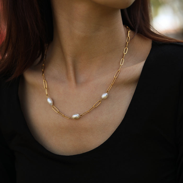 YORK Fresh Water Pearl Necklace