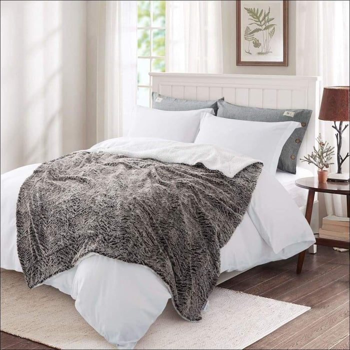 Hypoallergenic Sherpa Throw Blanket